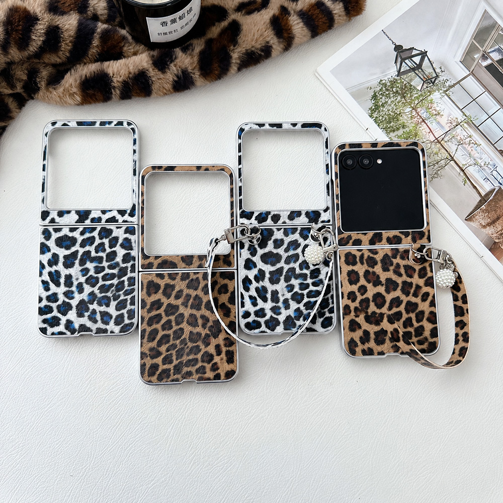 Women'S Accessories Designer - Etui na telefon składany z motywem