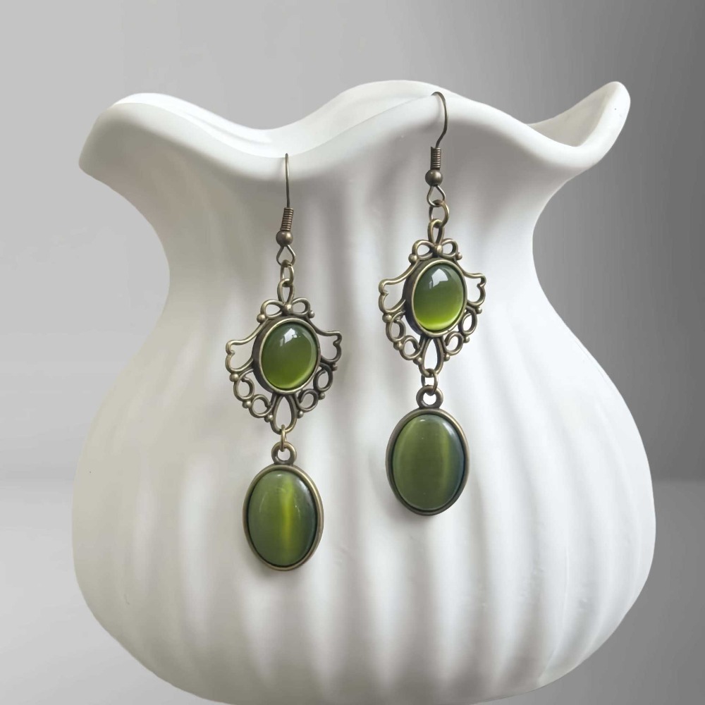 Women'S Victorian Era Accessories - Retro wiktoriańskie ażurowe kolczyki z zielonym